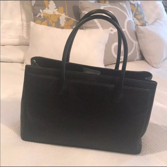 (SOLD) Chanel Executive Cerf Tote - Picture 2 of 7